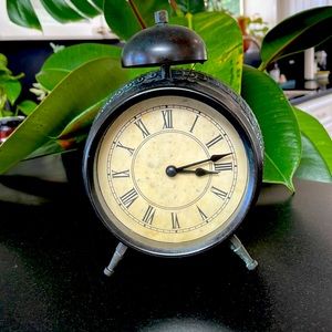 Pottery barn vintage look table clock